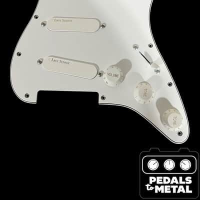 Fender Loaded Pickguard Gold Lace Sensors X16434 image 2