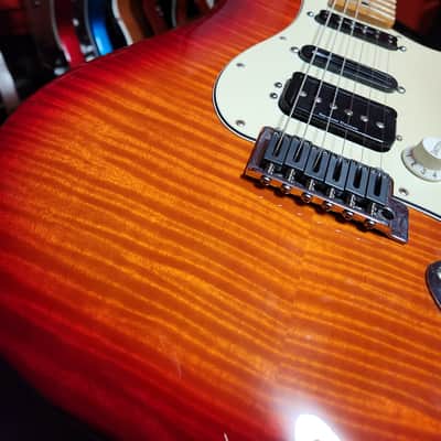 Fender MiM Stratocaster Deluxe image 2