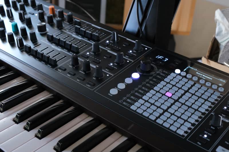 Arturia PolyBrute Noir 61-Key Synthesizer 2023 - Present - Black image 1