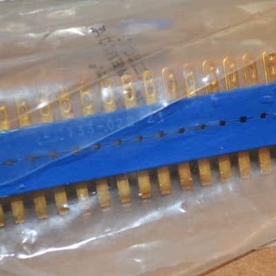 (4)Amphenol Male Connectors 22 pin type 133-022-21 N.O.S. image 3