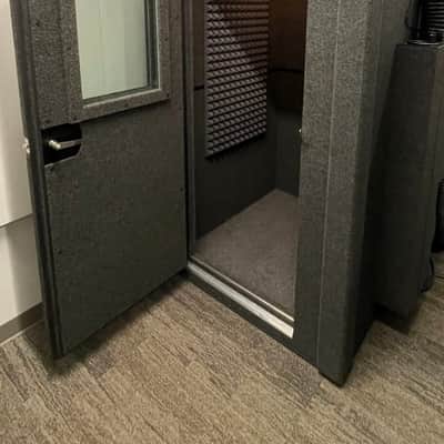 Whisper Room MDL 4260 E (SIZE “3.5 X 5 “) DOUBLE WALLS Professional   Sound Booth image 4