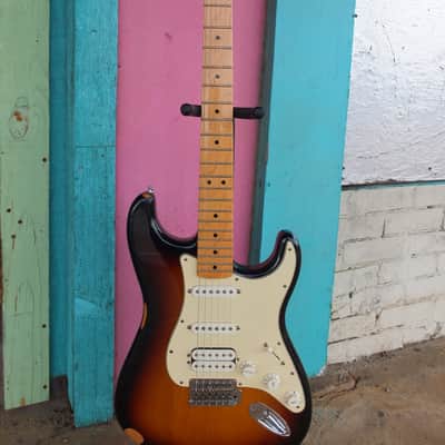 Fender Stratocaster HSS 2012 - Sunburst image 2