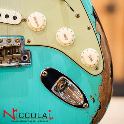Fender Custom Shop Limited Edition '62 Strat - Heavy Relic - Faded Aged Sea Foam Green Over 3-Color Sunburst image 2
