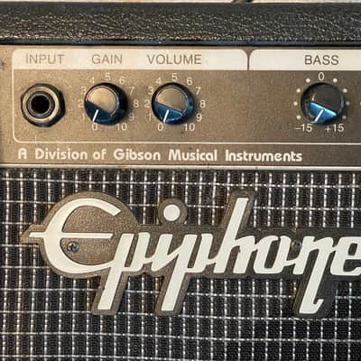 Epiphone EP-800 Guitar Amplifier 8” Speaker / 15 Watts / 3 Band EQ / Distortion / Headphone Jack / MIK Korea VIDEO image 2