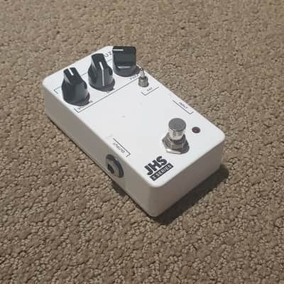 JHS 3 Series Fuzz 2020 - Present - White image 3