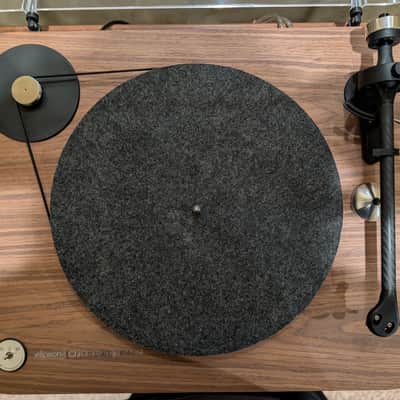 Elipson Chroma 400 RIAA Turntable - Built-in Preamp! (Walnut, Oak, Red or Black) image 2