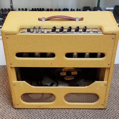 used Fender '57 Custom Pro-Amp 26-Watt 1x15" Combo Amp, Very Good Condition image 8