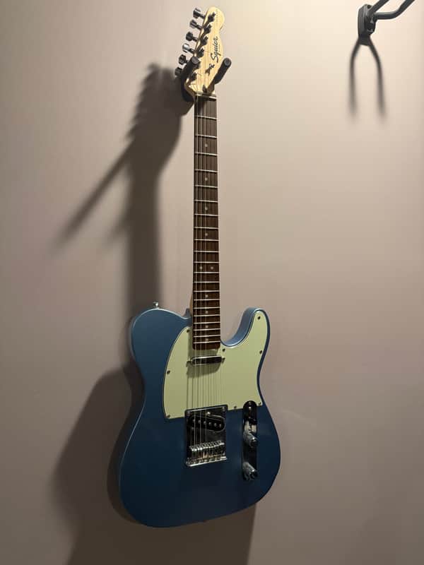 Squier FSR Bullet Telecaster with Laurel Fretboard