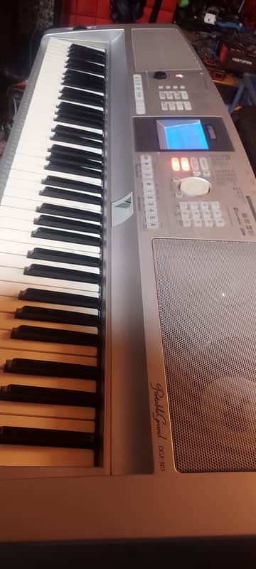 Yamaha Portable Grand DGX-305 76 key digital piano - Silver | Reverb