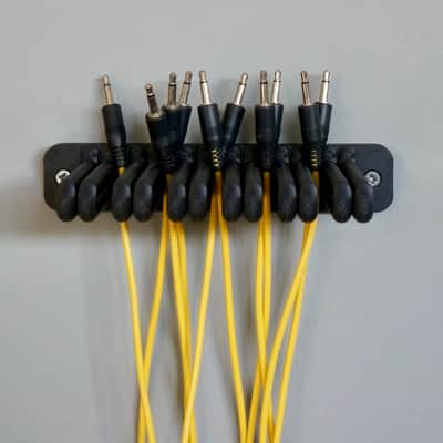 Patch Cable Holder - wall mounted - 15 cm image 3