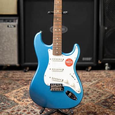 Squier Classic Vibe '60s Stratocaster Electric Guitar - Lake Placid Blue image 3