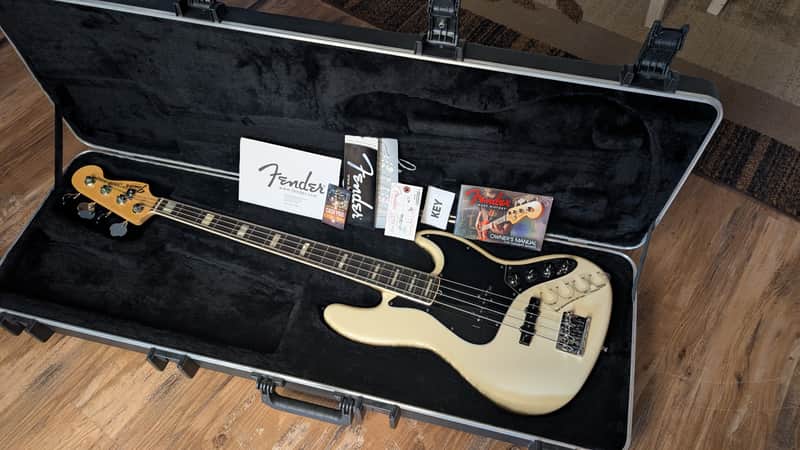 2013 Fender American Deluxe Active 4 String Jazz Bass Guitar White W/OHSC & Candy image 1