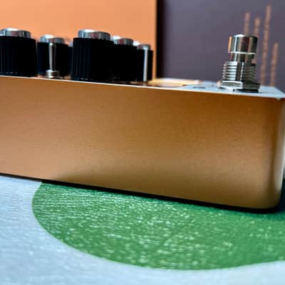 Universal Audio UAFX Woodrow ’55 Instrument Amplifier 2022 - Present - Copper / Silver image 3