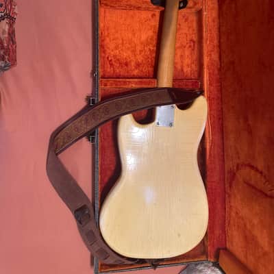 1966 Fender Mustang Guitar with Rosewood Fretboard Olympic White, comes with original case and beautiful $80 strap image 4