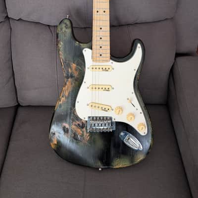 Partscaster Strat 2020s - Heavy Relic image 1