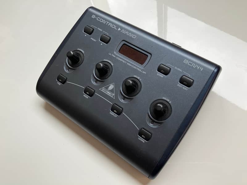 Behringer B-Control Nano BCN44 MIDI Controller imagen 1