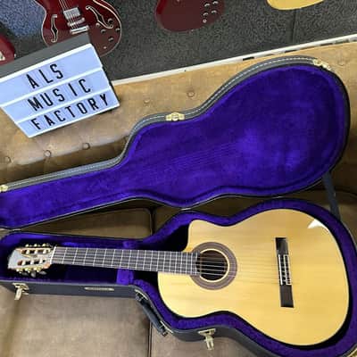 Gretsch G6296 Case ( Classical / Parlor / Orchestra /Dobro ) Made in Canada image 11