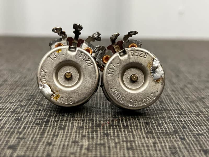 CTS 500k 1965 1966 Potentiometer pot solid shaft crater dish back image 1