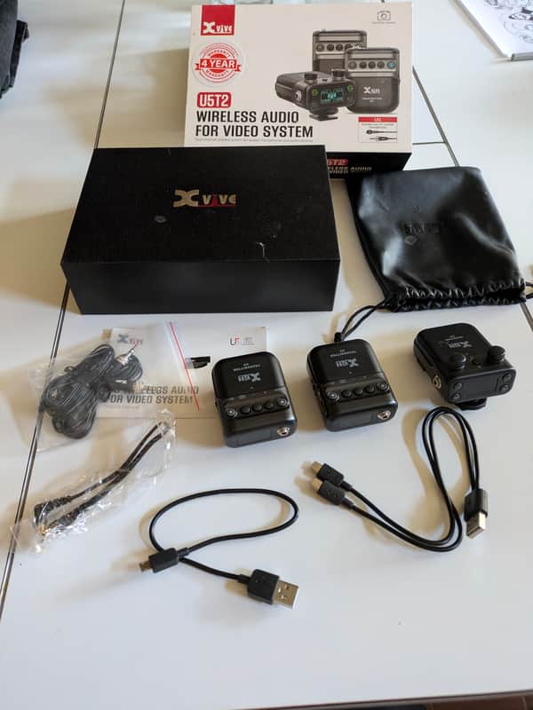 Xvive U5T2 2-Channel Camera Mount Wireless Lavalier Microphone System 2022 - Present - Black image 1