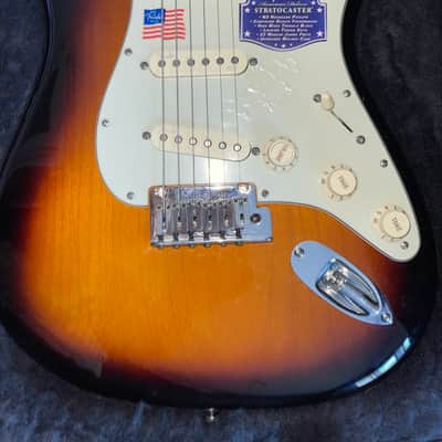 Fender American Deluxe Stratocaster V-Neck with Maple Fretboard 2-Color Sunburst image 2
