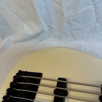 Carvin LB76 LB-76 6-string Bass with Case - s/n 43381 - Pearloid White image 6
