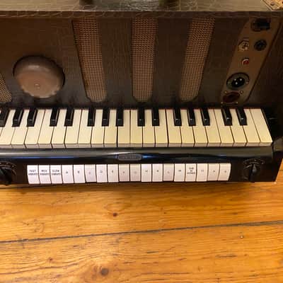 Jennings Univox 50’s synth. image 1