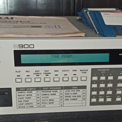 AKAI S900 FACTORY BACKLIGHT - RAM TEST OK (RARE) - OS4 (can read s950)