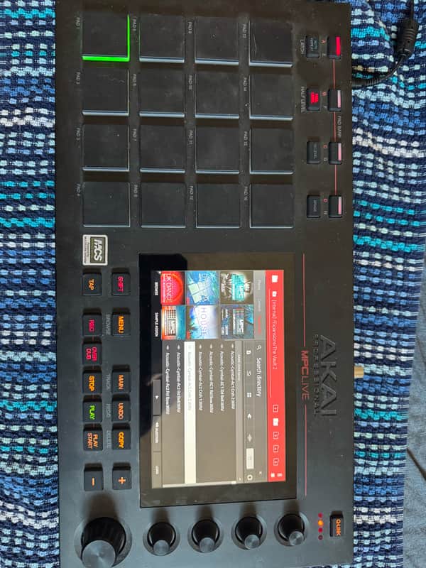 Akai MPC Live Standalone Sampler / Sequencer 2017 - 2020 - Black image 1