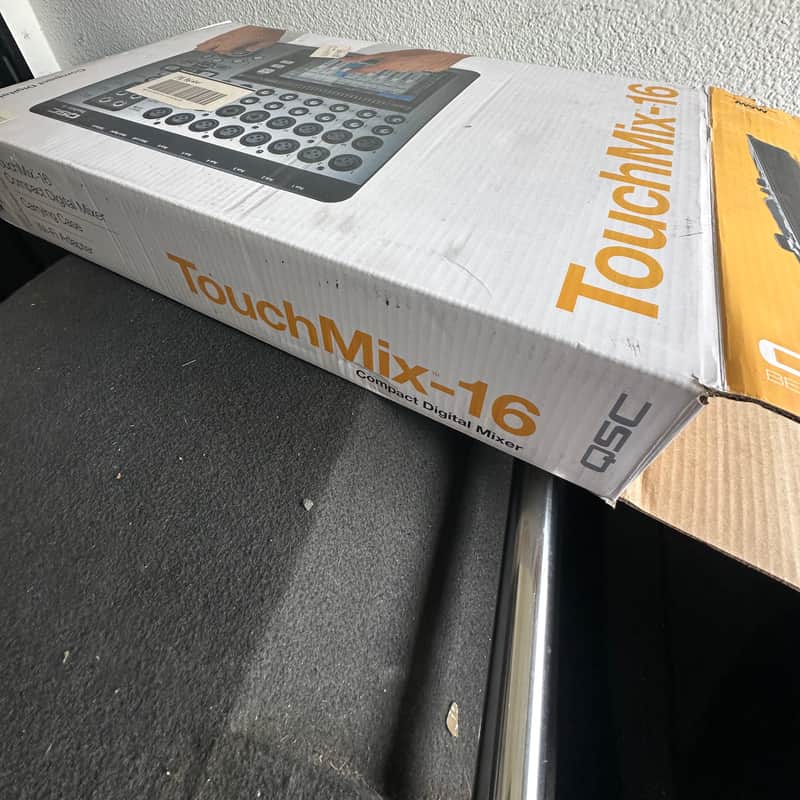 2010s QSC TouchMix-16 Touch Screen Compact Digital Mixer Silver