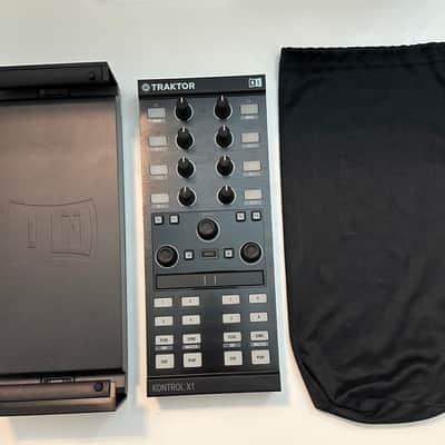 Native Instruments Kontrol X1 MK2 + Controller Stand + Sleeve image 2