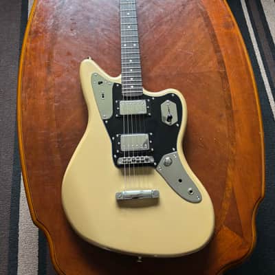 Squier Contemporary Jaguar HH ST 2021 - Present - Shoreline Gold image 1