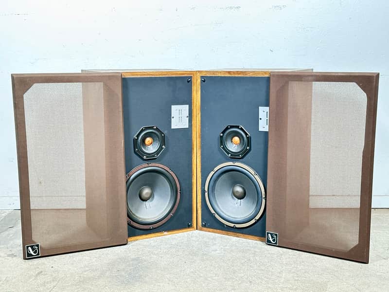 Vintage Infinity Qb 3-Way Floor Speaker Pair image 1