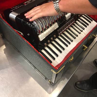 Exceptional find……Pignatelli electronic accordion DEGA 111 1960’s - Black image 9