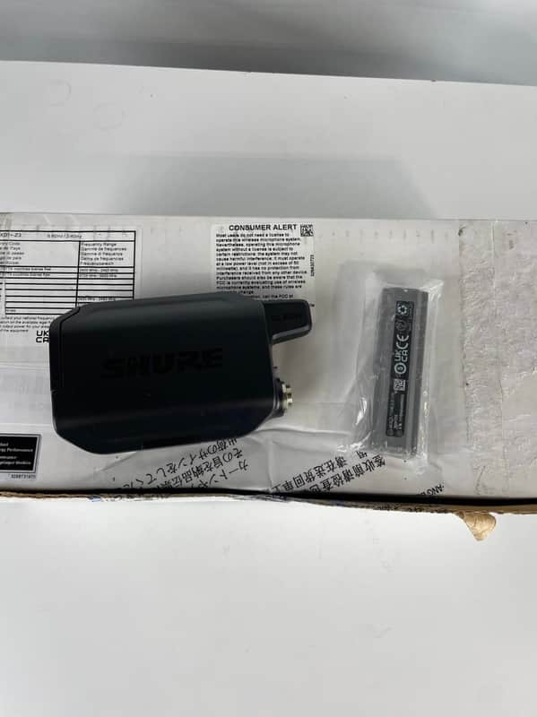 Shure GLXD1+ Dual Band Bodypack Wireless Microphone Transmitter, Z3 Band image 1