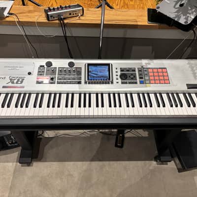 Roland Fantom-X8 88-Key Workstation Keyboard 2003 - 2004 - Silver