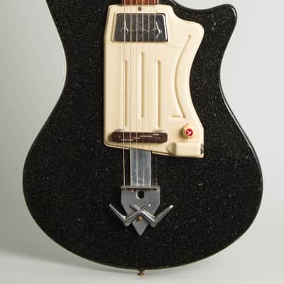 Wandre  Twist Semi-Hollow Body Electric Guitar (1962), hard shell case. image 3