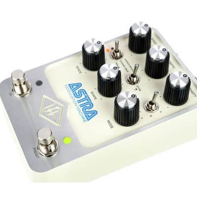 Universal Audio Astra Modulation Machine | Dual Modulation Pedal. New with Full Warranty! image 9