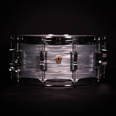 Ludwig 6.5" x 14" Classic Maple Snare Drum, Vintage Blue Oyster image 1