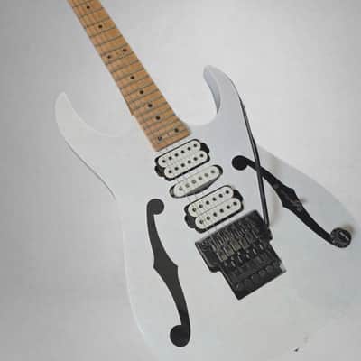Ibanez PGM300 Paul Gilbert Signature with Lo-Pro Edge Tremolo 1991