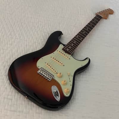 Fender Robert Cray Artist Series Signature Stratocaster 2003 - Present - 3-Color Sunburst image 7