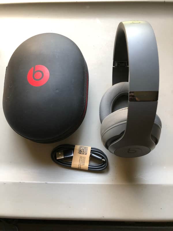 Beats by Dre Studio 3 Wireless Headphones image 1