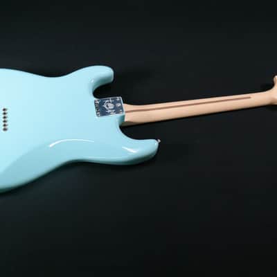 MINT Fender Limited Edition Tom Delonge Stratocaster, Rosewood Fingerboard, Daphne Blue image 4