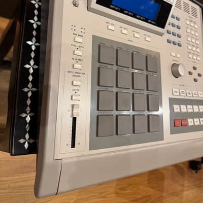 Akai MPC3000 MIDI Production Center 1993 - 2001 - Grey image 3