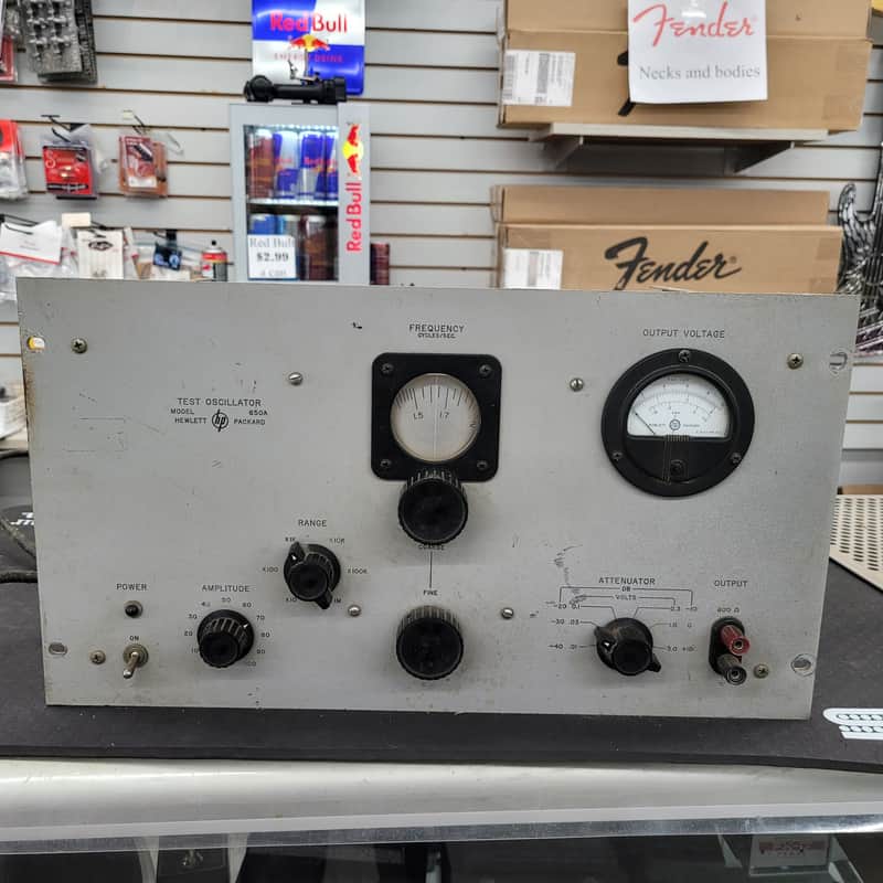 Hewlett Packard Model 650A Test Oscillator - Gray image 1