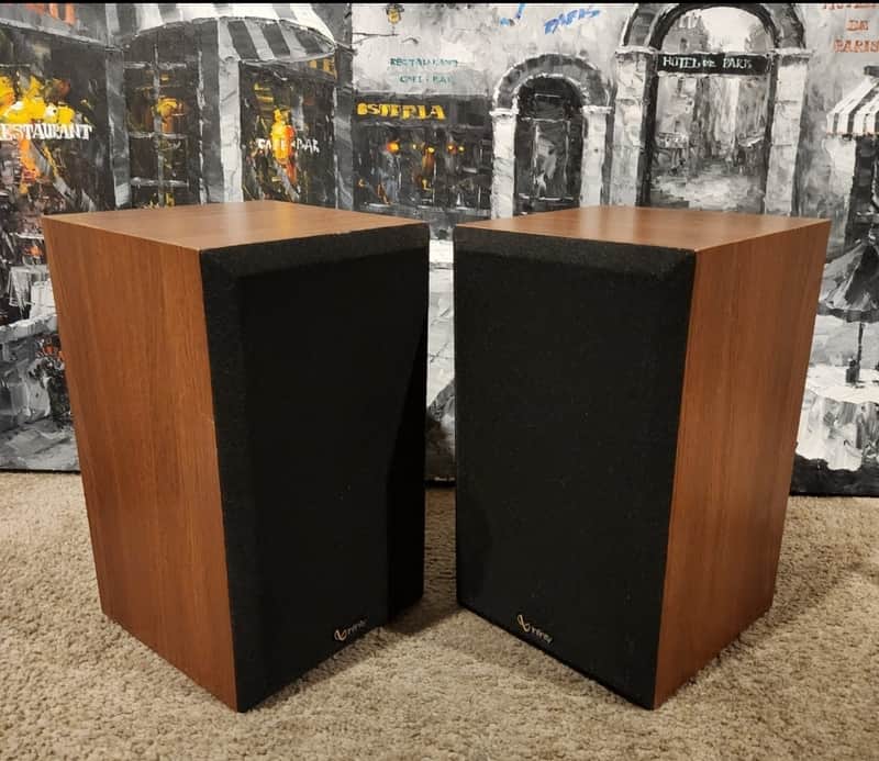 Infinity Vintage pair of Infinity Studio Monitor SM-62 Bookshelf speakers. 80s image 1