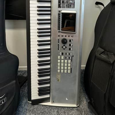 Roland Fantom-X8 88-Key Workstation Keyboard 2003 - 2004 - Silver image 3
