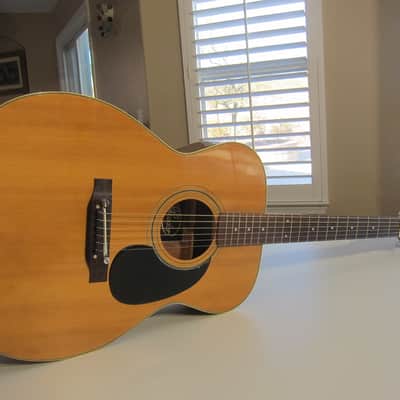 Picador 000-18 Acoustic Guitar Near Perfect Condition with Hard Shell Case Circa-1970s-Natural image 3
