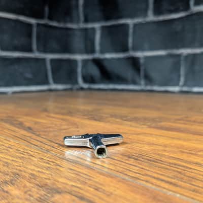 Pearl Drum Key K050 – Chrome – Classic Pearl Tuning Key image 3