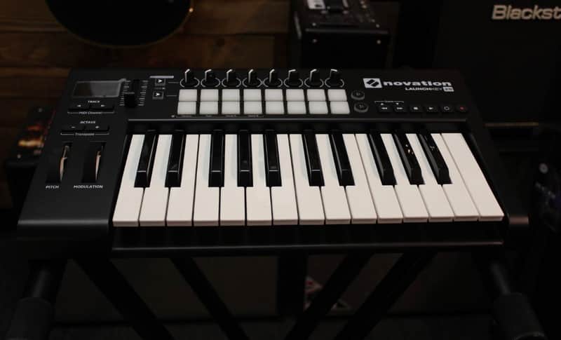 Novation Launchkey 25 MK2 MIDI Keyboard (Includes Ableton Live Lite 9 and other synth software) image 1