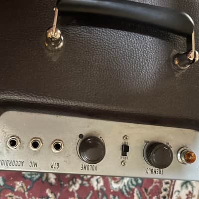 Fender Excelsior Pawn Shop Series 13-Watt 1x15" Guitar Combo 2012 - 2013 - Brown image 3